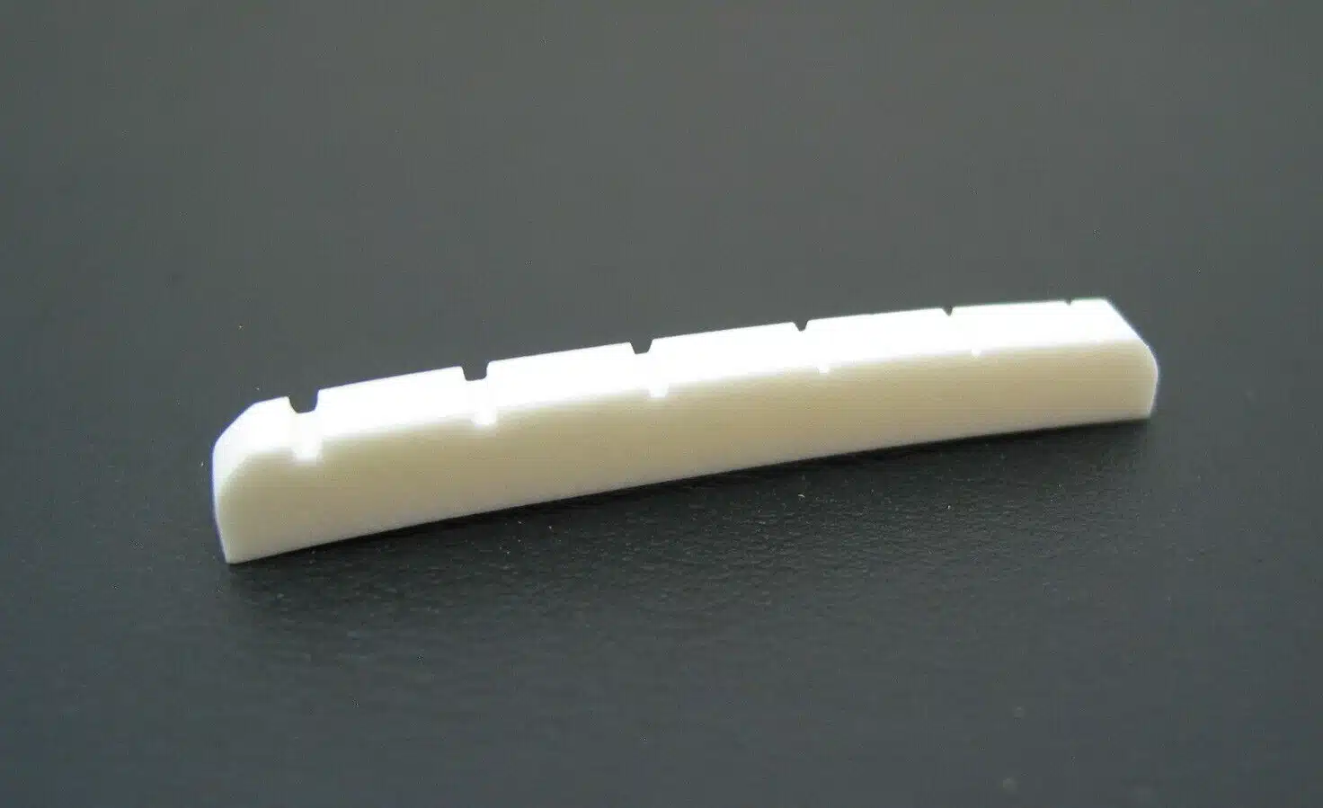 Bone Nut for Stratocaster/Telecaster 42x6x3.4mm Slotted Flat - Moku